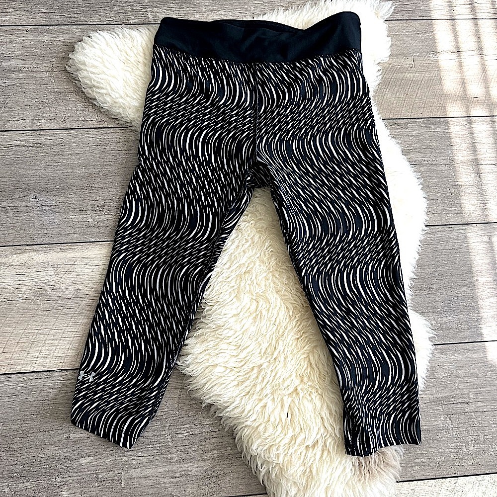 Under Armor Slimming Crop Leggings